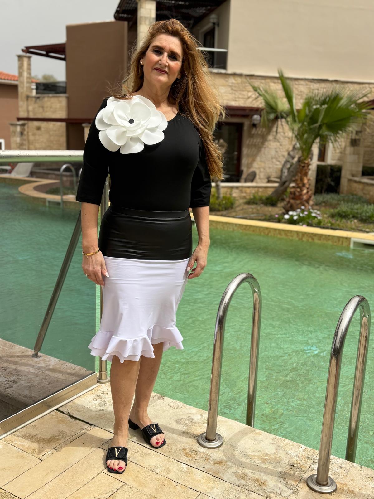 Body noir Fleur blanche – Image 2
